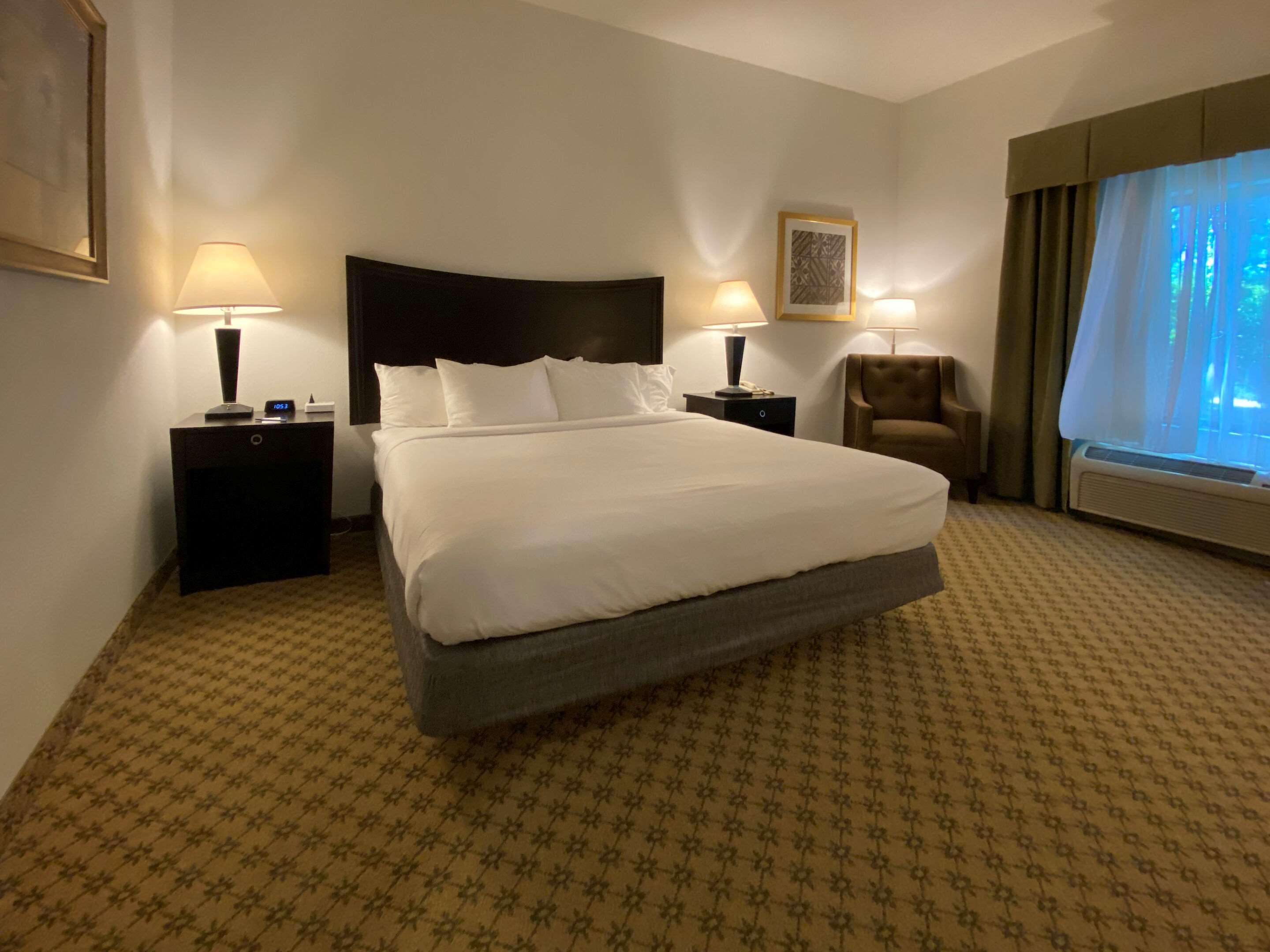 Comfort Inn & Suites Честъртаун Екстериор снимка