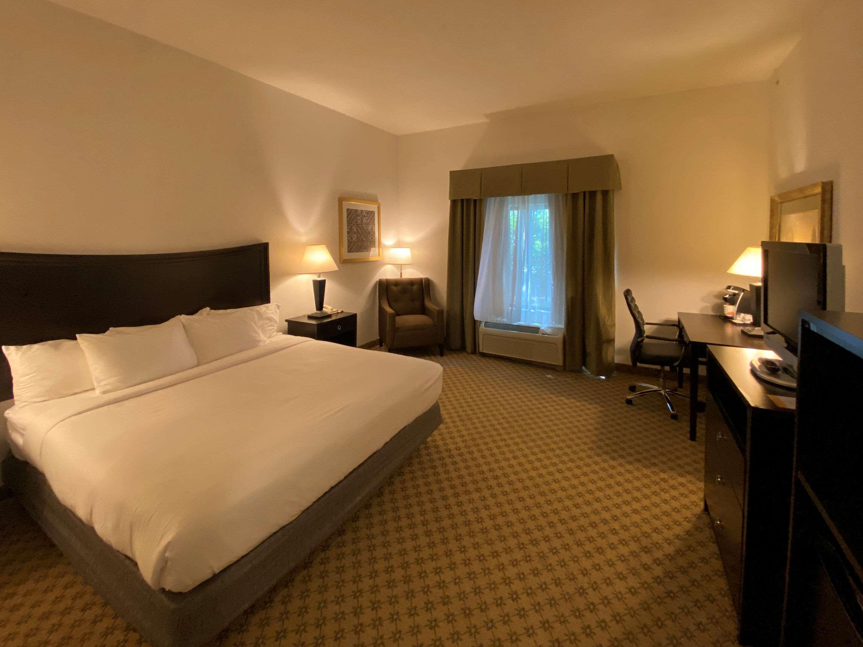 Comfort Inn & Suites Честъртаун Екстериор снимка