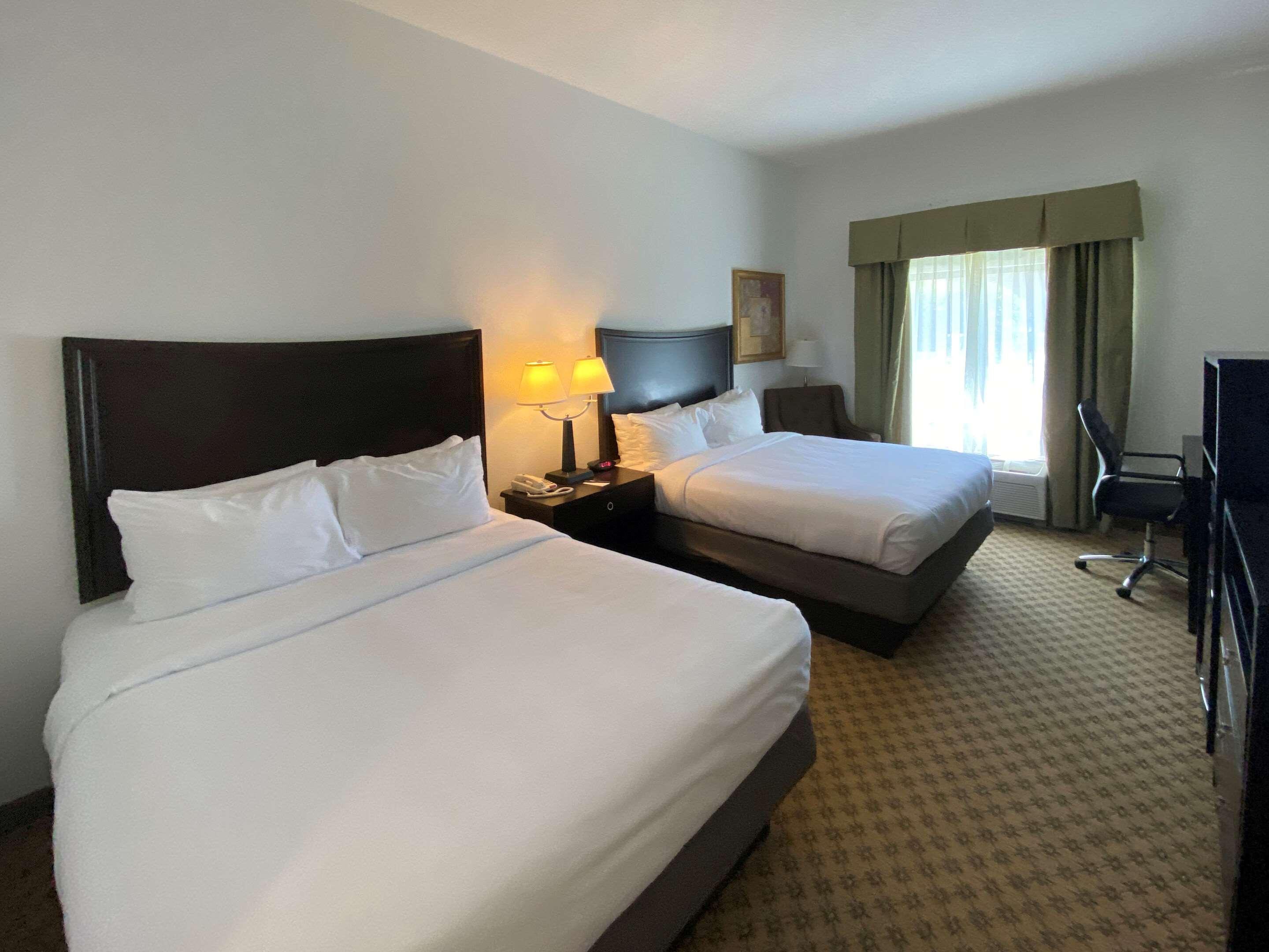 Comfort Inn & Suites Честъртаун Екстериор снимка