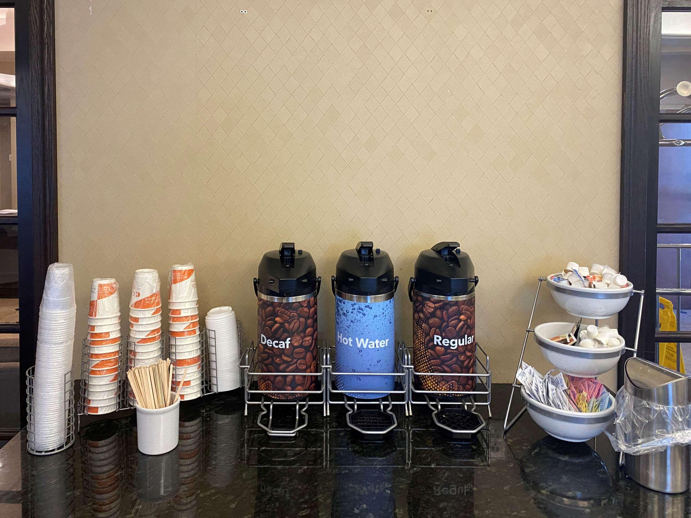 Comfort Inn & Suites Честъртаун Екстериор снимка