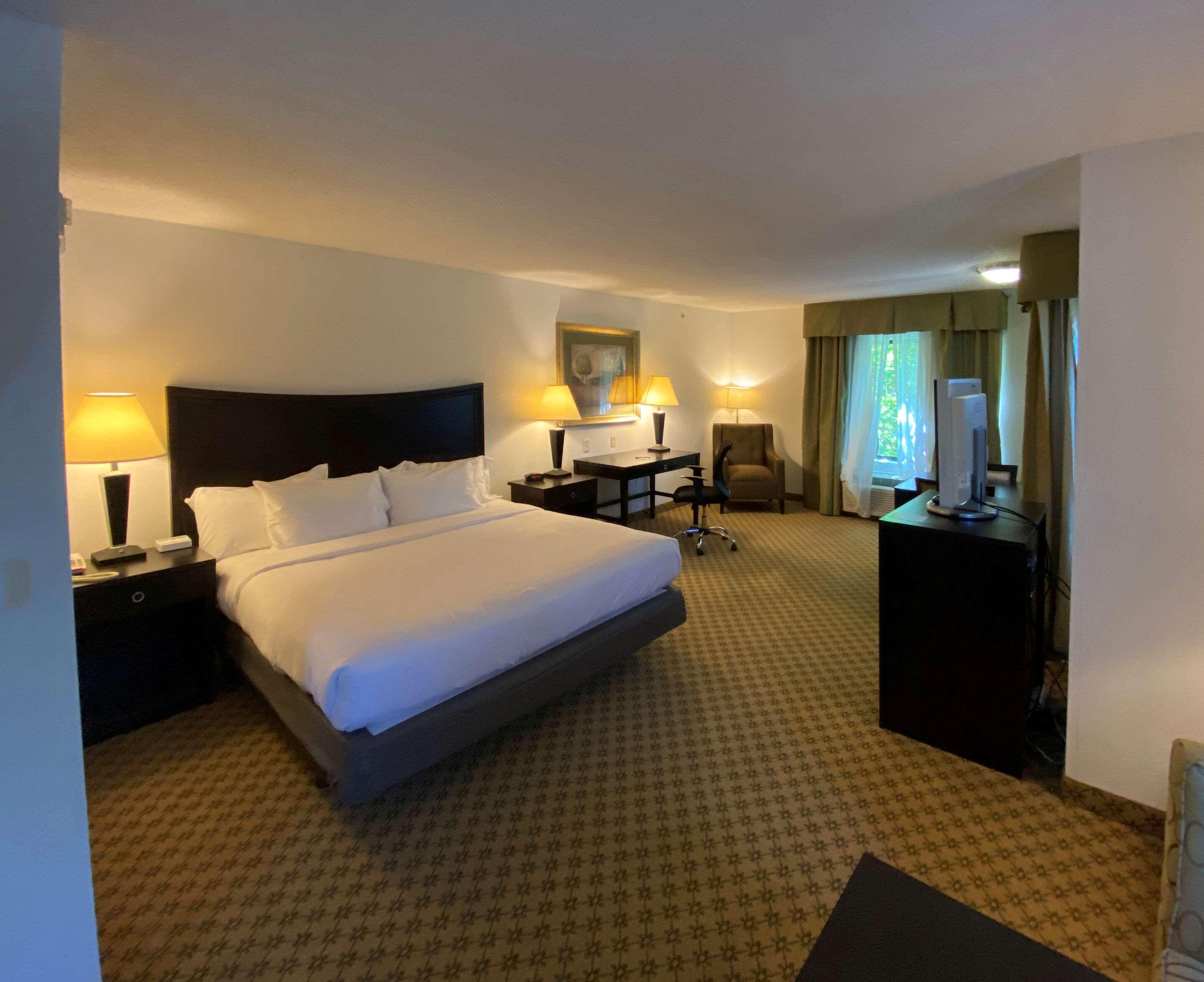 Comfort Inn & Suites Честъртаун Екстериор снимка
