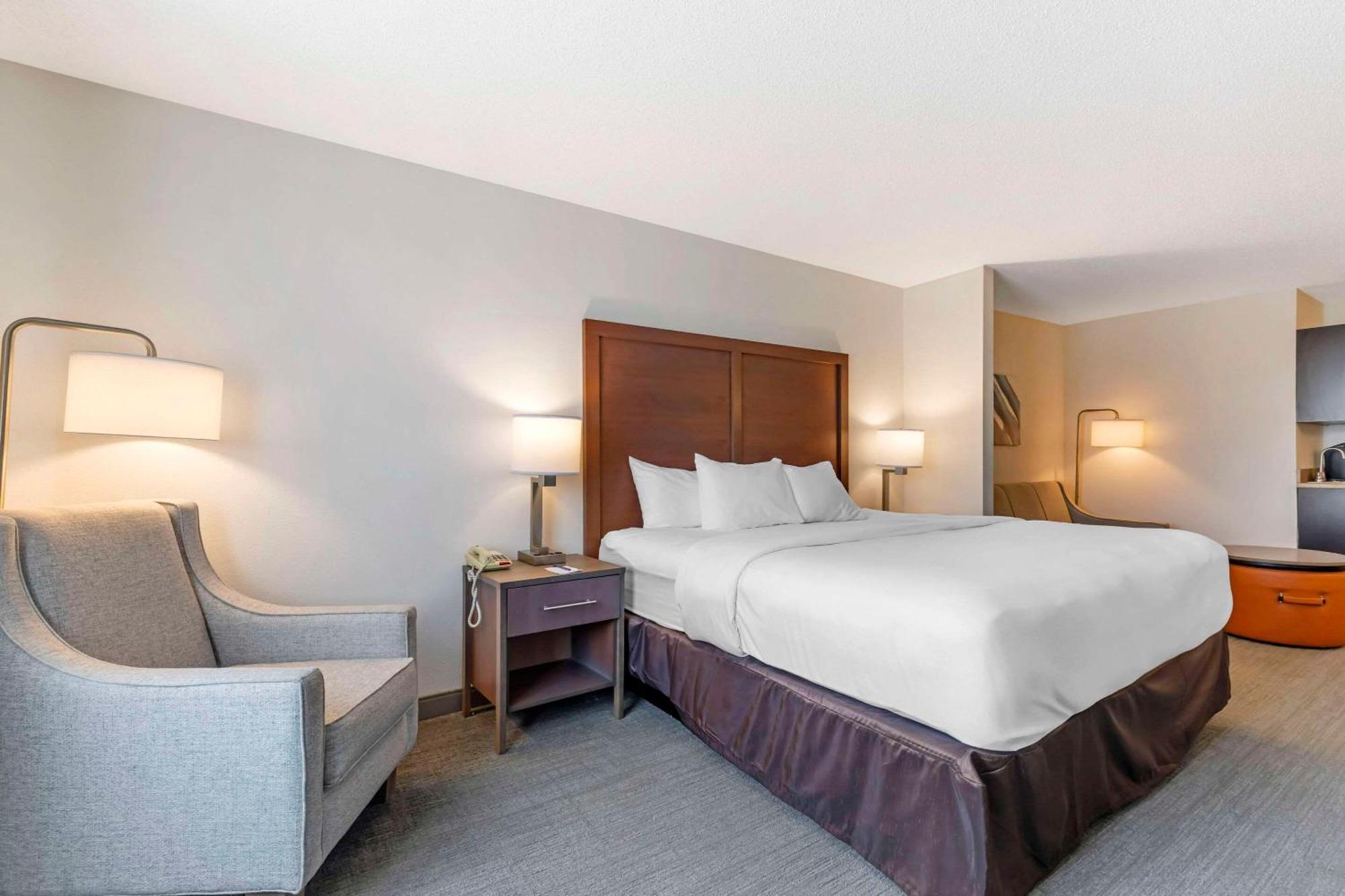 Comfort Inn & Suites Честъртаун Екстериор снимка