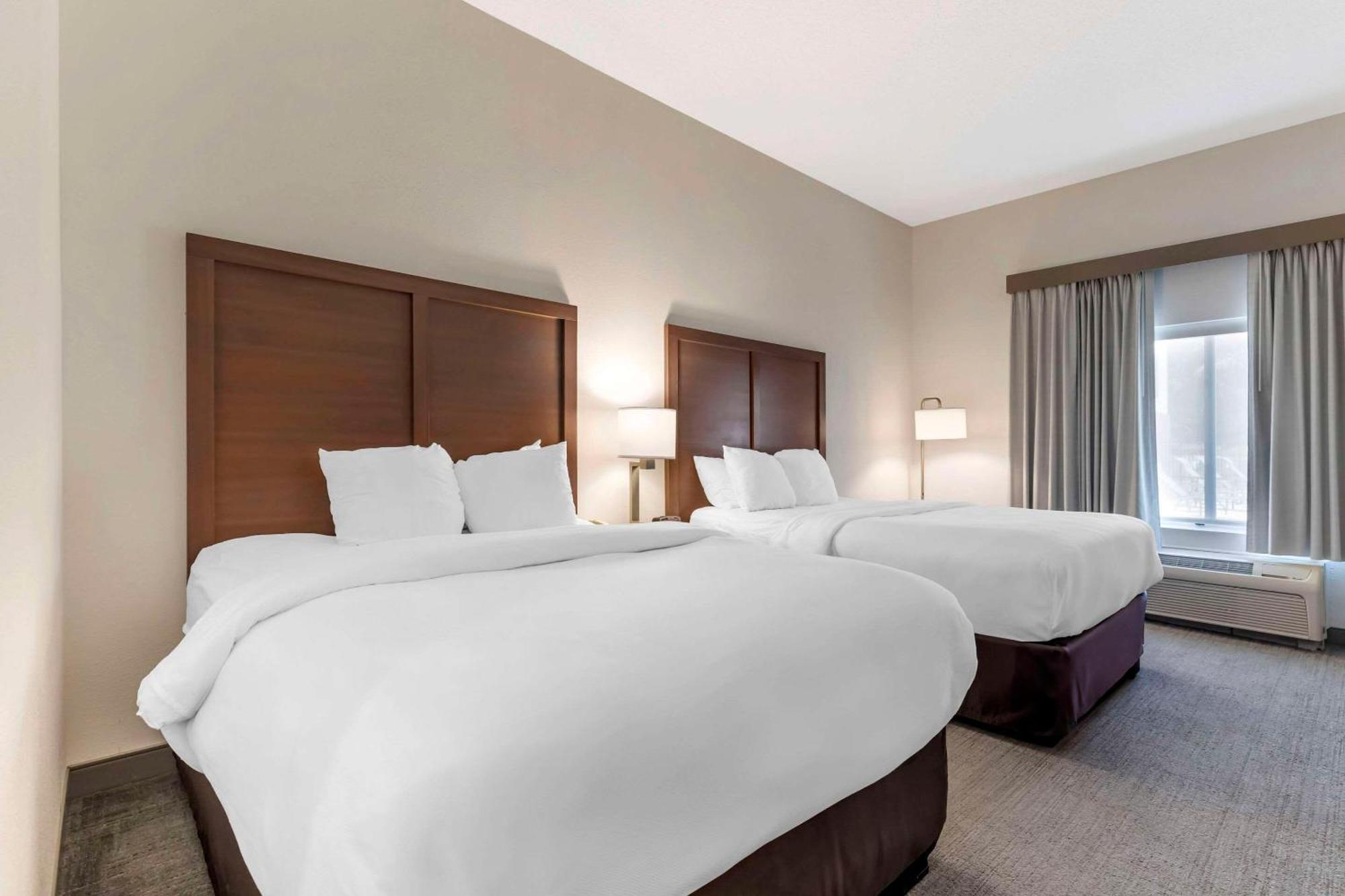 Comfort Inn & Suites Честъртаун Екстериор снимка