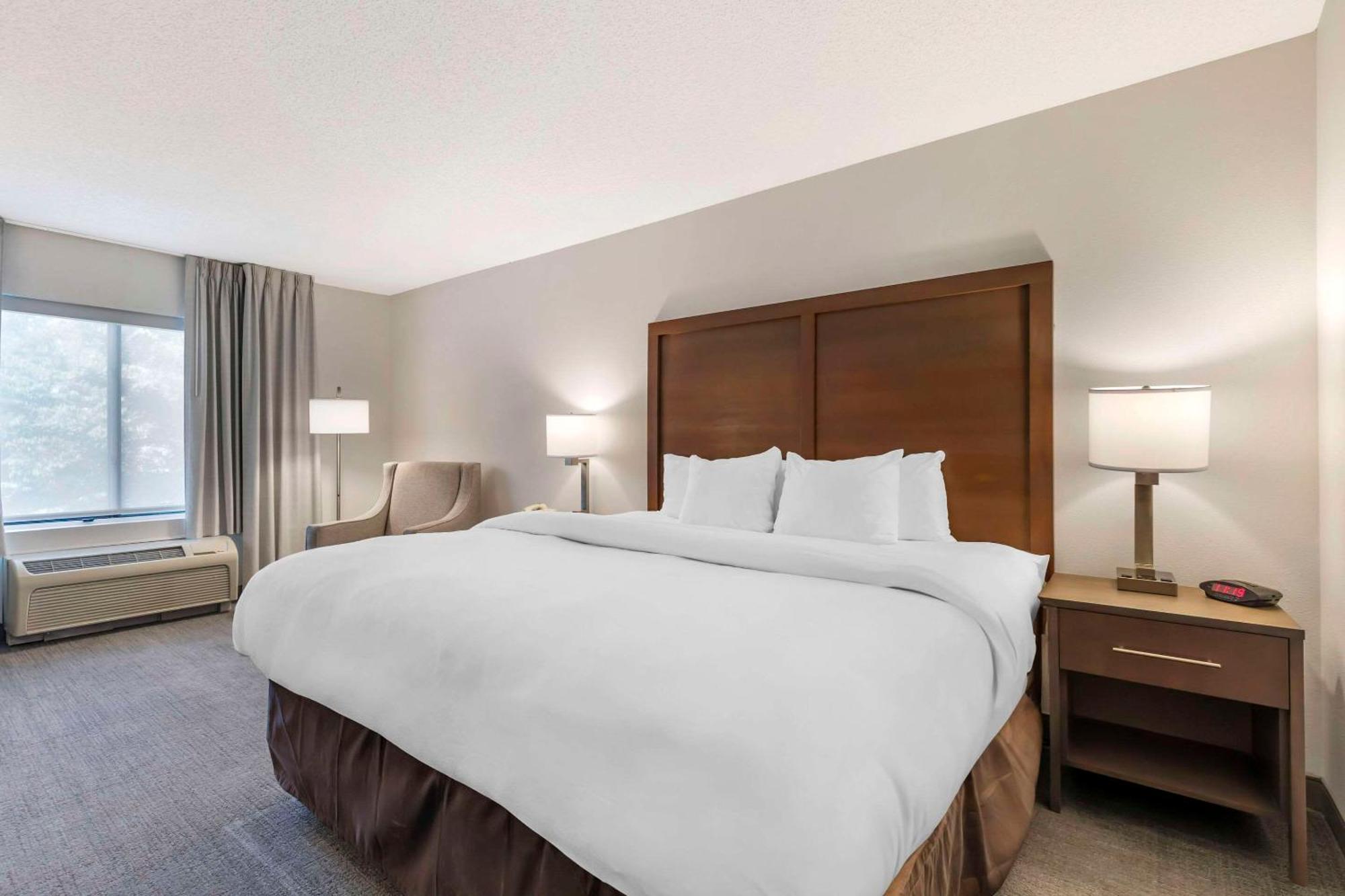 Comfort Inn & Suites Честъртаун Екстериор снимка
